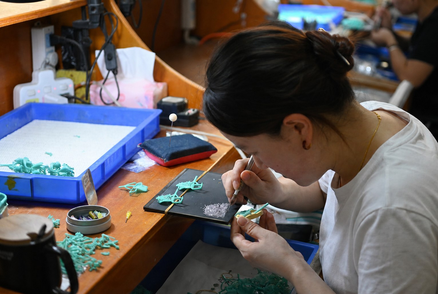 Jewelry wax model and stone work during product development
